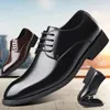 Nuove scarpe eleganti da uomo classiche da lavoro moda eleganti scarpe da sposa formali uomo Slip On scarpe Oxford da ufficio per uomo 2021 nuovo