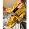 Gul kostymjacka Kvinnor Vår Höst Lös Casual Koreansk stil Chic Fashion Kvinna Blazer Outwear 210608