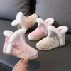 Stivali ragazze cinesi ricamate bellissimo caldo 2021 cotone spesso traspirante antiscivolo alla caviglia