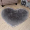 Tapis en peluche Imitation peau de mouton, modelage en forme de cœur, pour salon, chambre à coucher, joli couvre-pieds en forme de cœur, décoration de mariage, 8334753