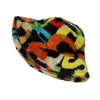 Femmes chapeau d'hiver en plein air multicolore arc-en-ciel fausse fourrure lettre motif seau chapeaux doux chaud Gorros Mujer