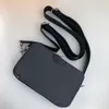 Designer Messenger Bags Alpha Wearable Men Mini Luxurys Packet Handväska axelväska för Cross Body Fashion Classic227U