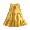 夏3 4 6 8 10 12年ソリッドカラーコットンプリンセスノースリーブレイヤー黄色のドレスビーチドレス子供のためのベビーガールズ210529