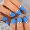 Falska naglar Sky Blue Full Nail Kit Falskt tips Tryck på Kort för DIY Art Salon Fake Extension med limhäftande Matt Squoval 220225