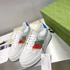 Projektant Luksusowy Najwyższej Jakości Dorywcze Buty Płaskie Platformowe Skórzane Sneakers Ace Bee Green Red Stripes Tenis Tenis Sports Trainers KMJKKK0001