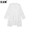 chaqueta blanca de manga tres cuartos