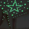 Naklejki ścienne 1 Zestaw DIY Luminous Dark Naklejki Stars Fluorescencja Tapeta Opracowywanie Art Naklejka Salon Sypialnia Mural Home Decor