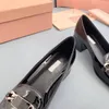 Hot selling luxury designer women's dress shoes, patent leather fashion party shoes, high-quality round head Sexy Wedding 35-40