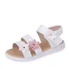 Sandaler 2023 sommar nya flickor Sandaler Kids Floral Sandaler med 3 blommor Princess Sweet For Wedding Party Dress Shoes Kids Sandaler 21-36 R230529