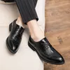 2021 mais recentes homens de couro pu vestir sapatos wingtip esculpido italiano formal oxford calçado negócio masculino casamento sapatos