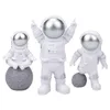 Obiekty dekoracyjne figurki 3PCS Figura astronauta akcja beeldje mini DIY Model Figures Speelgoed Home Decor Cute Set2231