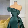 우아한 짙은 녹색 이브닝 드레스 새틴 루치 크리스탈 비드 스플릿 한 어깨 이브닝 가운 공식 드레스 무도회 가운 가운 가운.