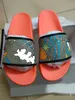 Mode vrouwen en mannen dia's zomer slippers strand indoor platte sandalen huis flip flops slipper meer kleur schoenen met doos maat 35-46