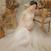 2021 Ny Lace Mesh Maternity Dress Foto Shoot Fairy Vit Broderi Blomma Boho Lång Gravid Kappa Kvinna Fotografi Kostym Baby Shower Robe