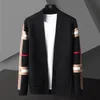 Blusas Masculinas Outono Inverno Estilo Inglaterra Bolso Cardigan Masculino Estilista de Moda Caxemira Cardigan Masculino Tamanho Grande Jaqueta de Malha Masculina