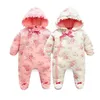 Winter Born Baby Girl Rompers Tjocken Varm Bomull Jumpsuit Hooded Kläder Blommig Prinsessan Julflickor Onesie 220106