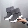 Mujeres de invierno zapatillas de deporte cálidas plataforma botas de nieve tobillo hembra zapatos causales para ladies de encaje 211104