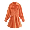 カジュアルな女性オレンジ色のスリムな中空アウトシャツのドレス春のレーシングVネックビーチショートドレス女の子Y2Kハイウエストドレス210730