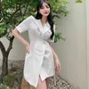Lato Moda OL Temperament Kobiety Biały Krótki Rękaw Koreański Styl Krótka Klamra Design Dress 210531