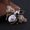 Brand Athestone Pearl Bee Brooch Pin для женщин Vintage Brooches Friend Party Gift4763442