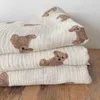 Dessin animé ours mousseline Swaddle bébé couvertures pour lits nés coton gaze Wrap garçons filles serviette de bain accessoires de photographie 210823