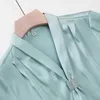 Blaues Hemd Frauen Design Streamer Frühling Temperament V-Ausschnitt Chiffon Satin Blusen Büro Damen Formale lose Arbeitsoberteile 210604