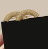 Broche chjia Clássico Alfinetes de Diamante Incrustados com Letra Dupla Moda Joias de Luxo Preço de Atacado designer broche joias para homens e mulheres bijuterias cjewelers