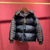 Unisex Mens Down Coat 양면 패션 편지 String Womens Jackets 겨울 두꺼운 윈드 브레이커 캐주얼 후드 파카 3 색 아시아 크기