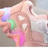 サイズ21-30キッズライトアップ滑り止め幼児の靴女子男の子子供輝くメッシュスポーツスニーカー赤ちゃんの明るい通気性の靴G0114