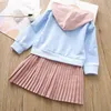 Mädchen Kleid Kinder Frühling Herbst Brief Nähen Spitze Mit Kapuze Plissee Baby Kinder Prinzessin 210611