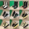 2022 Erkekler Bayan Ayakkabı Çizmeler Yüksek Kaliteli Deri Martin Ayak Bileği Chaelsea Kaymaz Dalga Platformu Yeşil Kauçuk Kalın Soled OutSole Elastik Dokuma Konfor Nefis