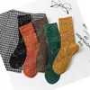 Atmungsaktive Glitzer-Buchstabensocken, mehrfarbige Damen- und Mädchen-Buchstaben-Socken für Geschenk, modische Strumpfwaren, Großhandelspreis, hohe Qualität