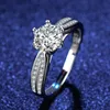 Solitaire Ladies Ring Imitation de mode coréenne Moisanite White Gold plaqué Cubic Zircon Anals de mariage pour la vente de mariage