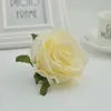 Prezenty dla kobiet 100pcs Wysokiej jakości jedwabne plastikowe róże ściana do wazonów domowe dekoracje ślubne akcesoria tanie sztuczne kwiaty