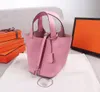 2021 Women Totes Handbag مصممون فاخرون حقائب الخضار سلة الكتف مع العدد التسلسلي