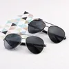 Top Quality Senhoras Luxo Designer Sun Óculos de Sol Sunglasses Sunglasses Polarizados Quadros Brancos Caixa de Atitude Vintage Gafas de Sol Lentes
