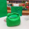 Handväskor Designer Bag Kvinnor Knitting Koppling Väskor Mode Virka Läder Skulder Handväska Dam Party Purse Korskropp