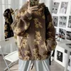 V-hanver lilla björnmönster furry hoodie vinter varm plysch söt pullovers kvinna vintage koreansk stil lös sweatshirt 211013