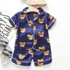 Estilo Diferente! Desenhador Verão Pijama de Children Sets Kids Designe Roupas Meninas Meninos Bebê Cartoon Bear Home Desgaste de duas peças Conjunto de mangas curtas Criança