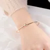 Fashion Womens Love Heart Bangle Classic Gold Trendy Bracciale Gioielli Regalo di compleanno romantico Elegant Lady Banquet Jewelry Q0719