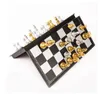 مجموعة جيدة الشطرنج في العصور الوسطى الدولية مع الشطرنج الذهب والفضة لعبة الشطرنج أجزاء المجلس المغناطيسي لعبة الشطرنج الشكل مجموعات المدقق