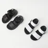 Baby Shoes Letnie dzieci Sandal Moda PU List Dzieci Maluch Wysokiej Jakości Plaża Sandały Kryte Chłopcy Dziewczyny Nie poślizg Casual Slajdy Hurtownie 26-35