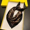 Sciarpa di seta primavera Sciarpe firmate Donna Luxury Mens Lettera Sciarpe Designer Piccola sciarpa Foulard variabile Regalo Alta qualità D2202174Z