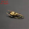 Solid Latão Insetos Insetos Estatuetas Miniaturas Bugs Tea Pet Ornamentos Flowerpot Decorações Acessórios Cobre Beetle Estátua C0220