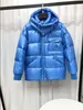 blauwe winterparka