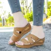 Sandalias con cuña recortada para Mujer, zapatos de plataforma para Mujer, zapatos planos étnicos a la moda, zapatillas para exteriores, Sandalias para Mujer 2021