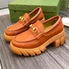 Designer skor mjuka kohud loafers gummi plattform svart glänsande läder slipper chunky round head sneaker tjock botten sko storlek 35-42