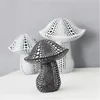 Simulación de estilo europeo hongos Yayoi Kusama Artículos novedosos Punto de onda Craftwork Estatuas Decoración de la cafetería