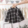 Mode Jungen Hemd Plaid Stil Kinder Langarm Shirts Kinder Baumwolle Kleidung Baby Junge Mädchen Verdicken Blusen Samt Tops 210713