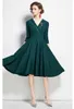 Jesień Kobiety Moda Solid Frezowanie Mid-Calf V Neck Vintage A-Line Sukienka Office Lady Party Night Elegant Dresses Vestidos 210525